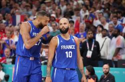 开云体育登录-包含加拿大男篮绝杀阿根廷男篮，戈贝尔完成帽子戏法的词条