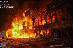 开云在线直播-战场犹如赤烈火海，球员誓死拼搏