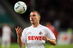 开云足球直播-绿茵场上的东方风暴，当韩国足球完胜英格兰，乒乓王者樊振东同步统治全场