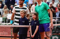 开云体育app-包含澳大利亚网球队鏖战日本网球队，阿尔卡拉斯关键制胜的词条