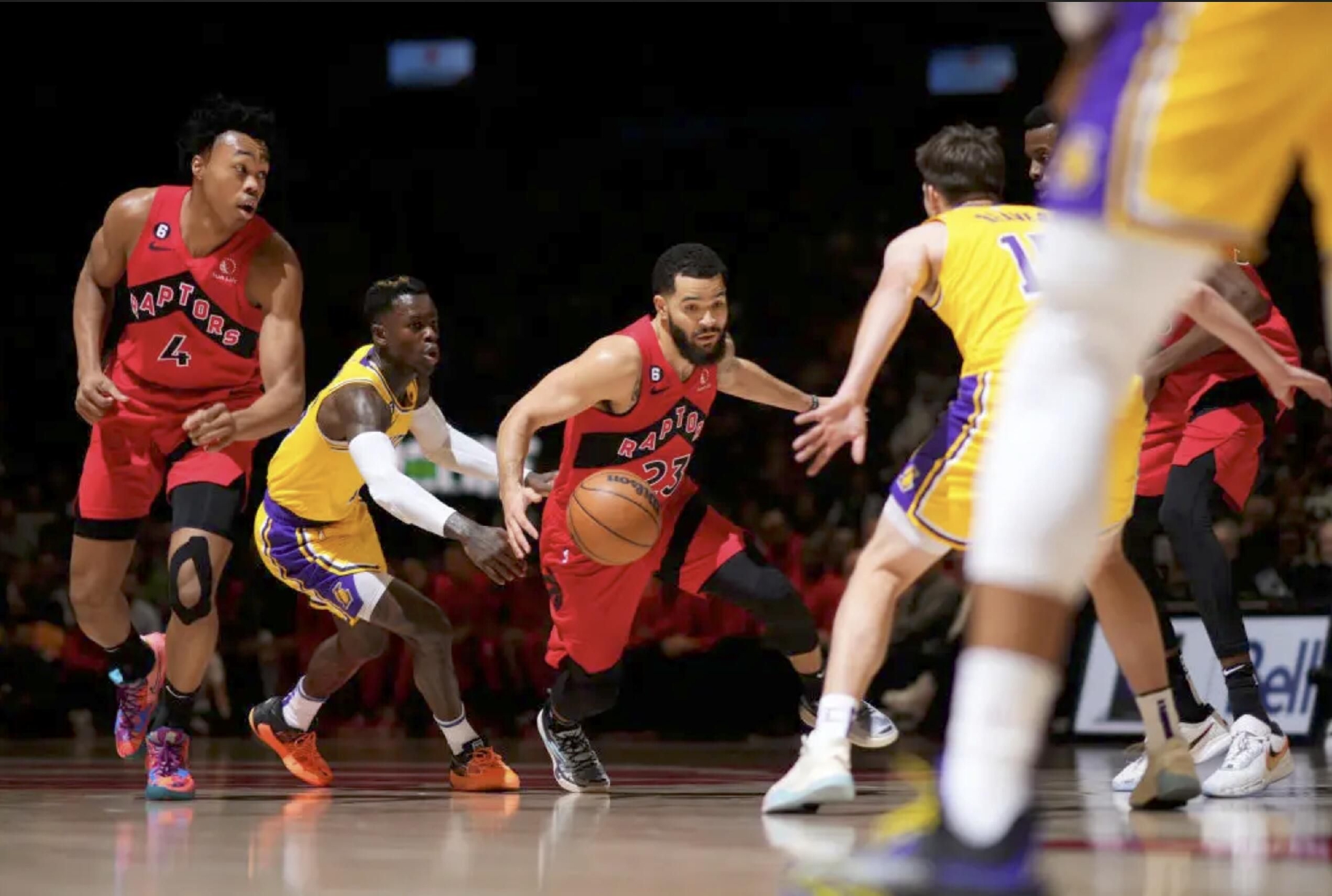 猛龙核心卡尔·洛瑞受伤退出赛季总决赛前途未卜的简单介绍