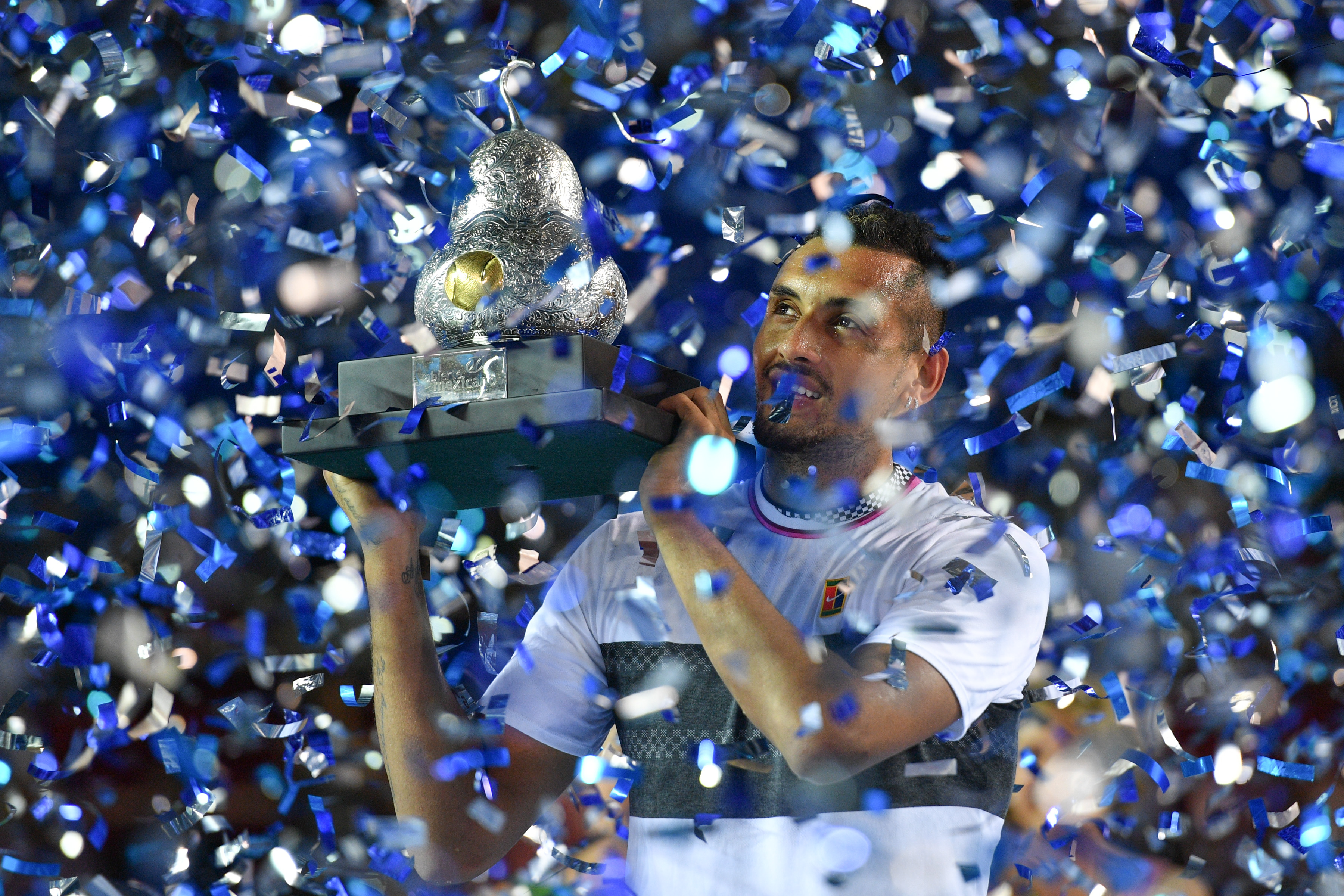 意大利网球队力克世界网球队，克耶高斯送出助攻