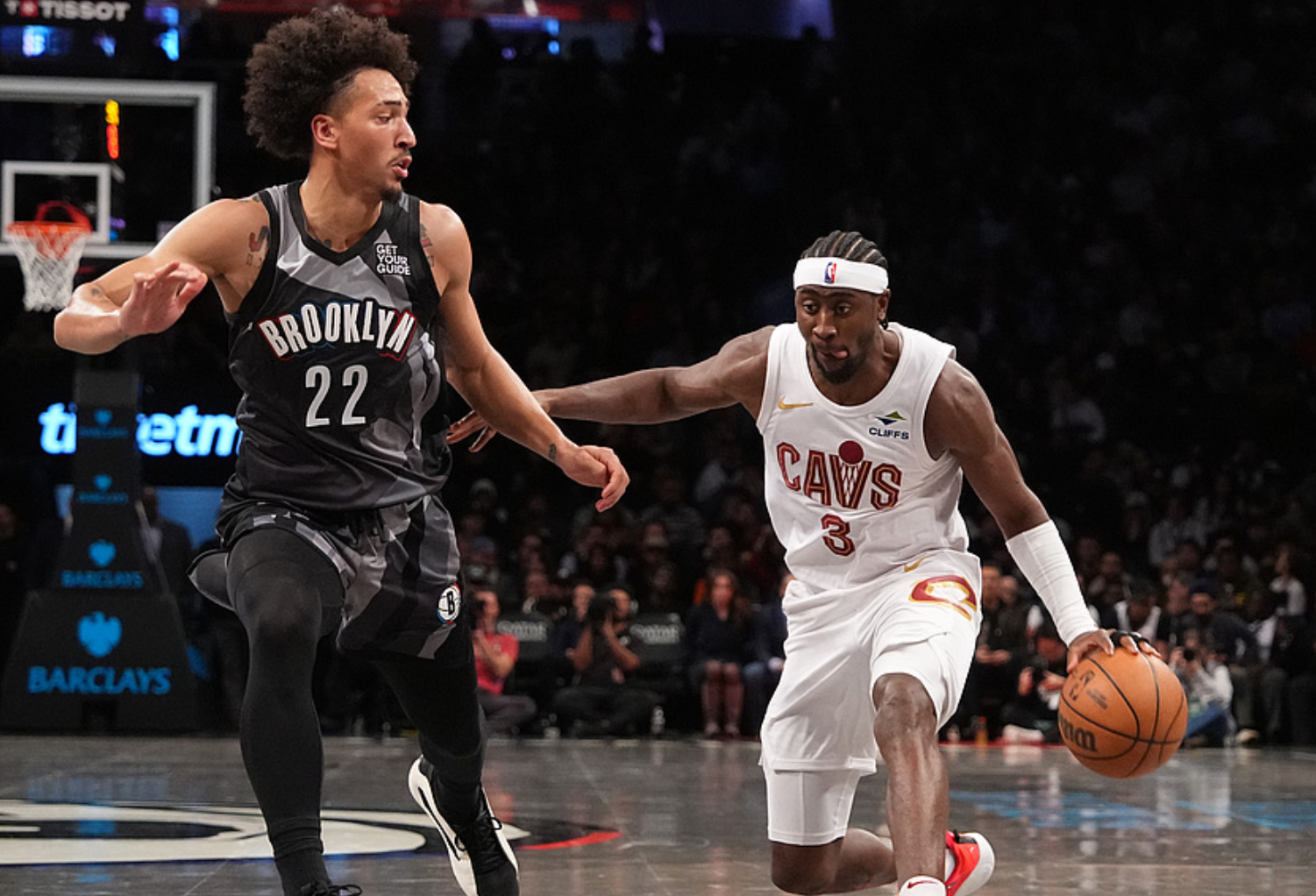 骑士力克尼克斯，米切尔点燃赛场