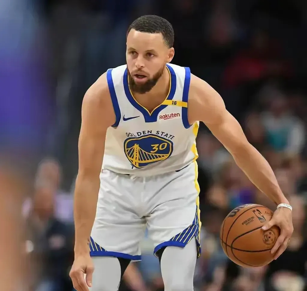 勇士遭人逆转，库里表现出色