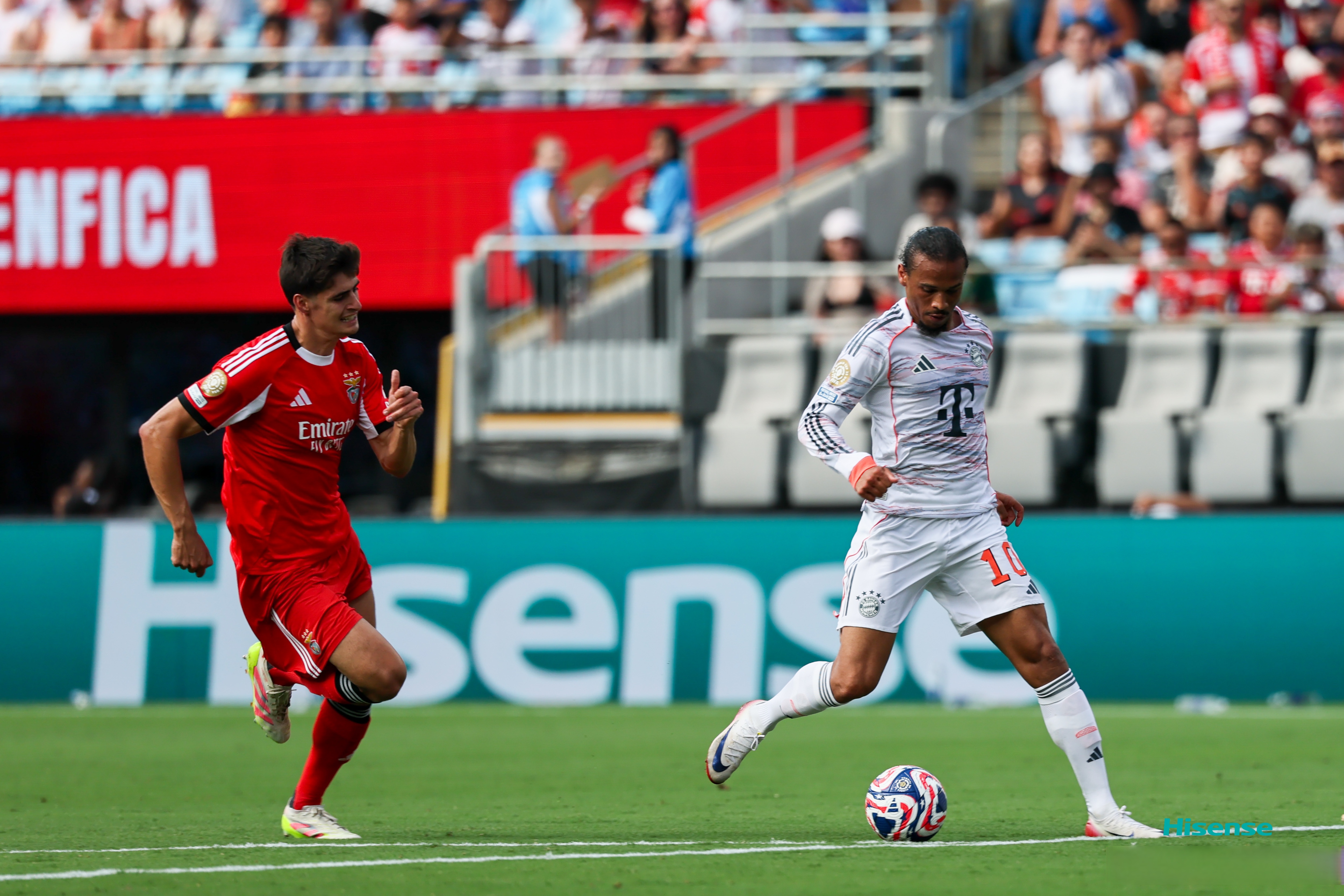 拜仁慕尼黑在主场击败对手，积分榜继续领先