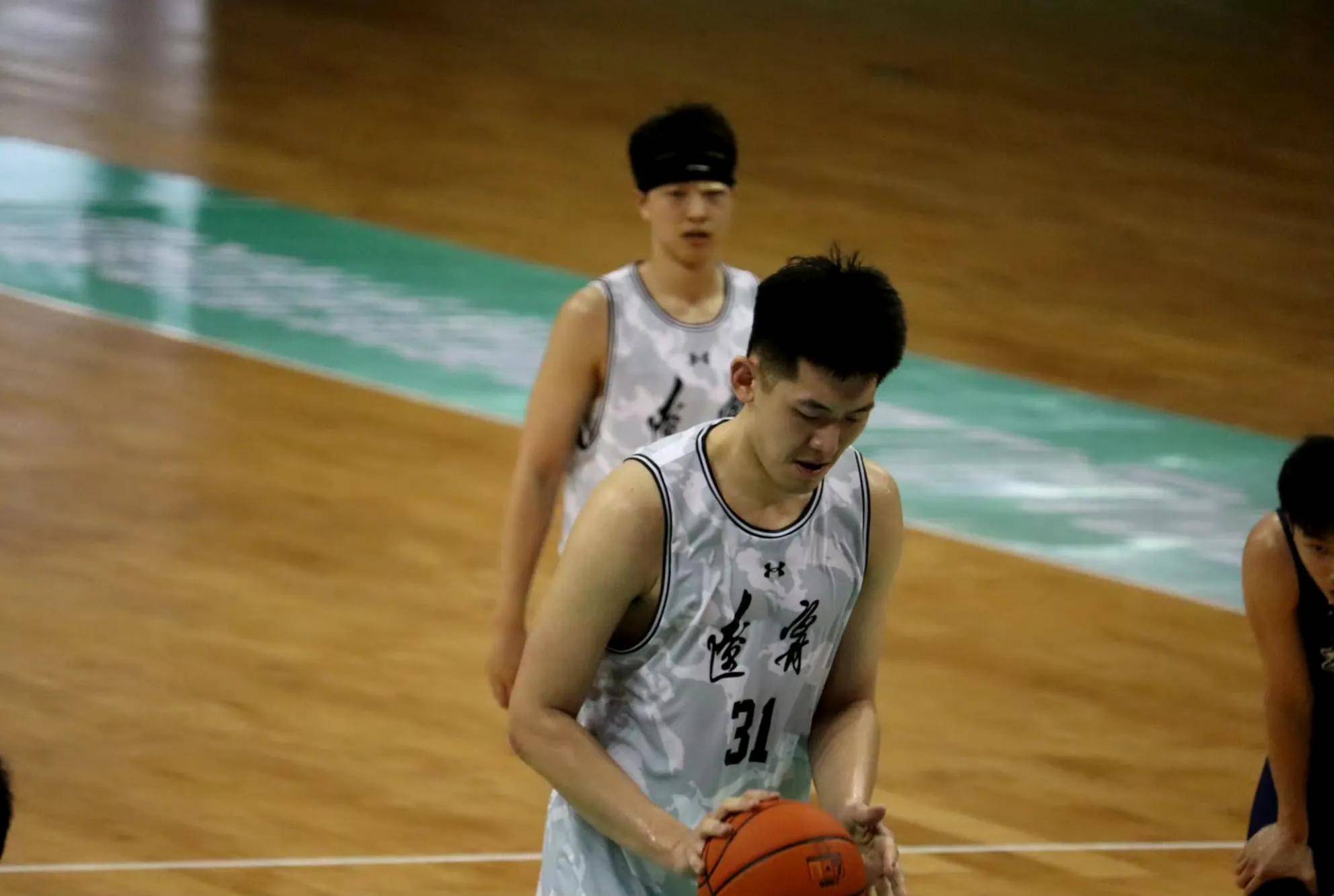 辽宁队员表现抢眼,助队赢得关键胜利 辽宁队员表现抢眼,助队赢得关键胜利