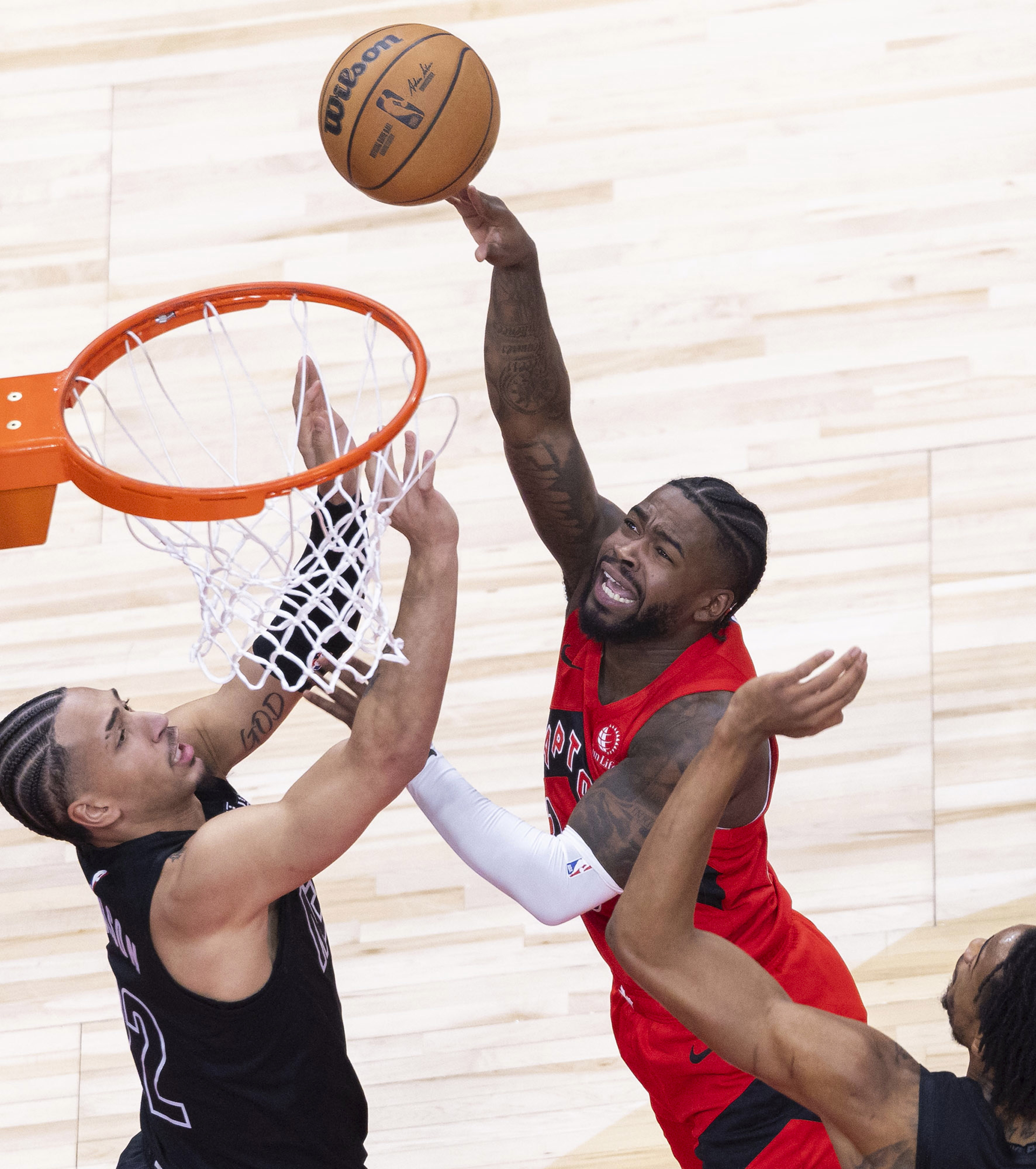 猛龙球员表现不俗，助队获得胜利