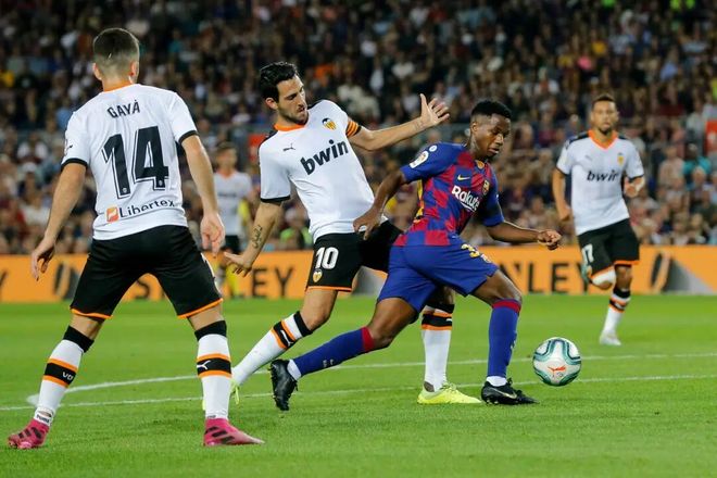 关于瓦伦西亚遭逢不顺，主场优势失守输球的信息