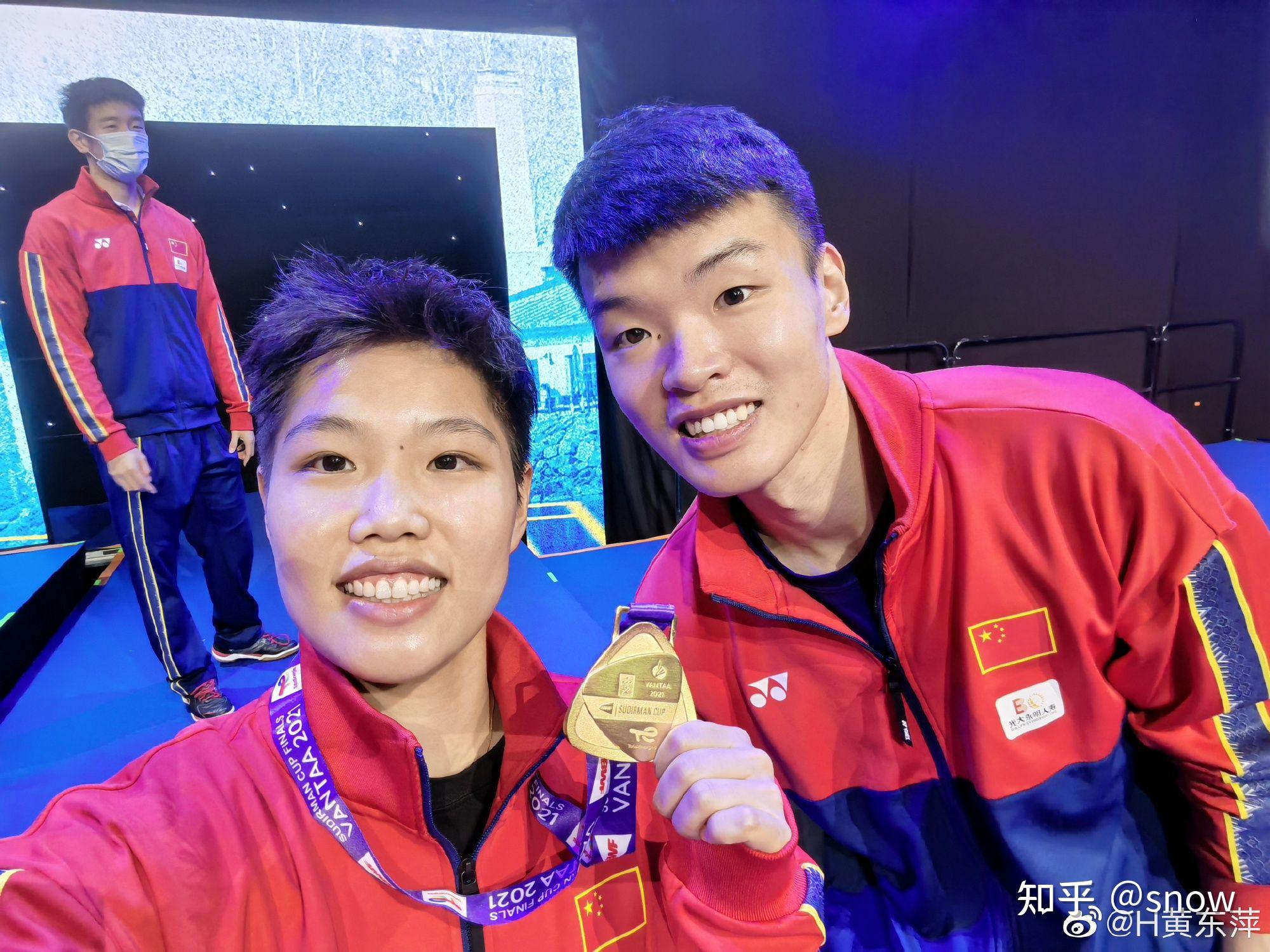 日本队力克韩国队，黄鸭组合点燃赛场的简单介绍