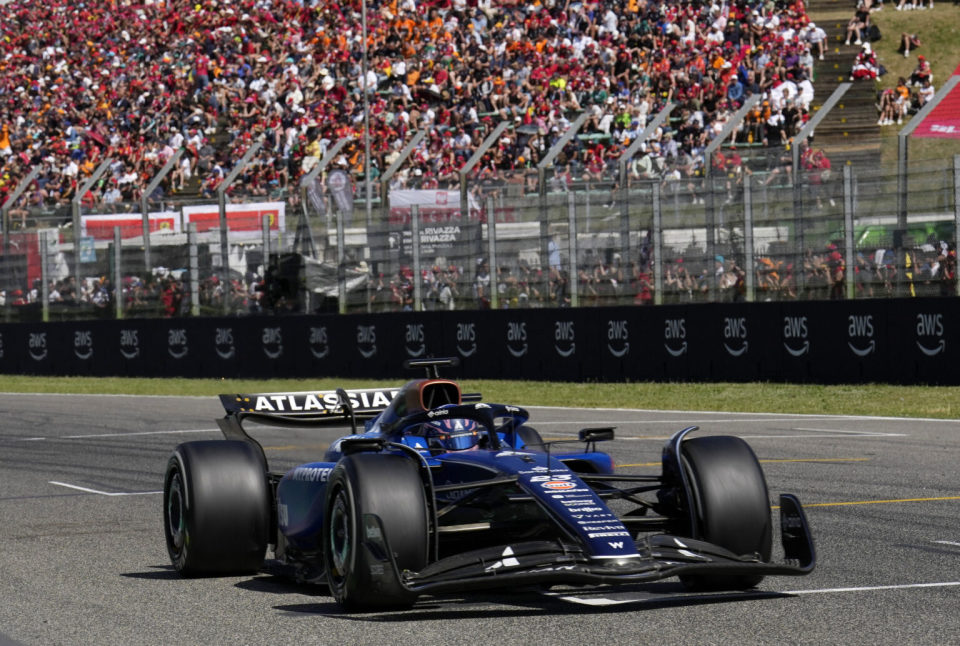 关于红牛车队完胜红牛二队，拉塞尔关键制胜的信息