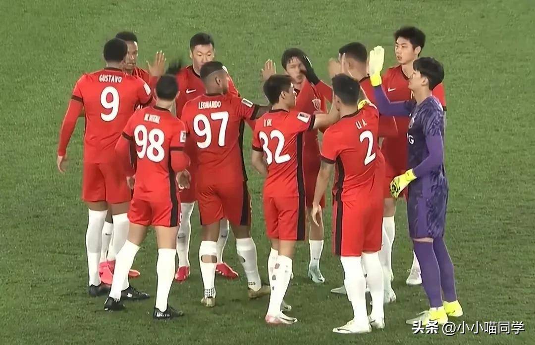 关于亚冠赛场燃爆现场球员拼尽全力的信息