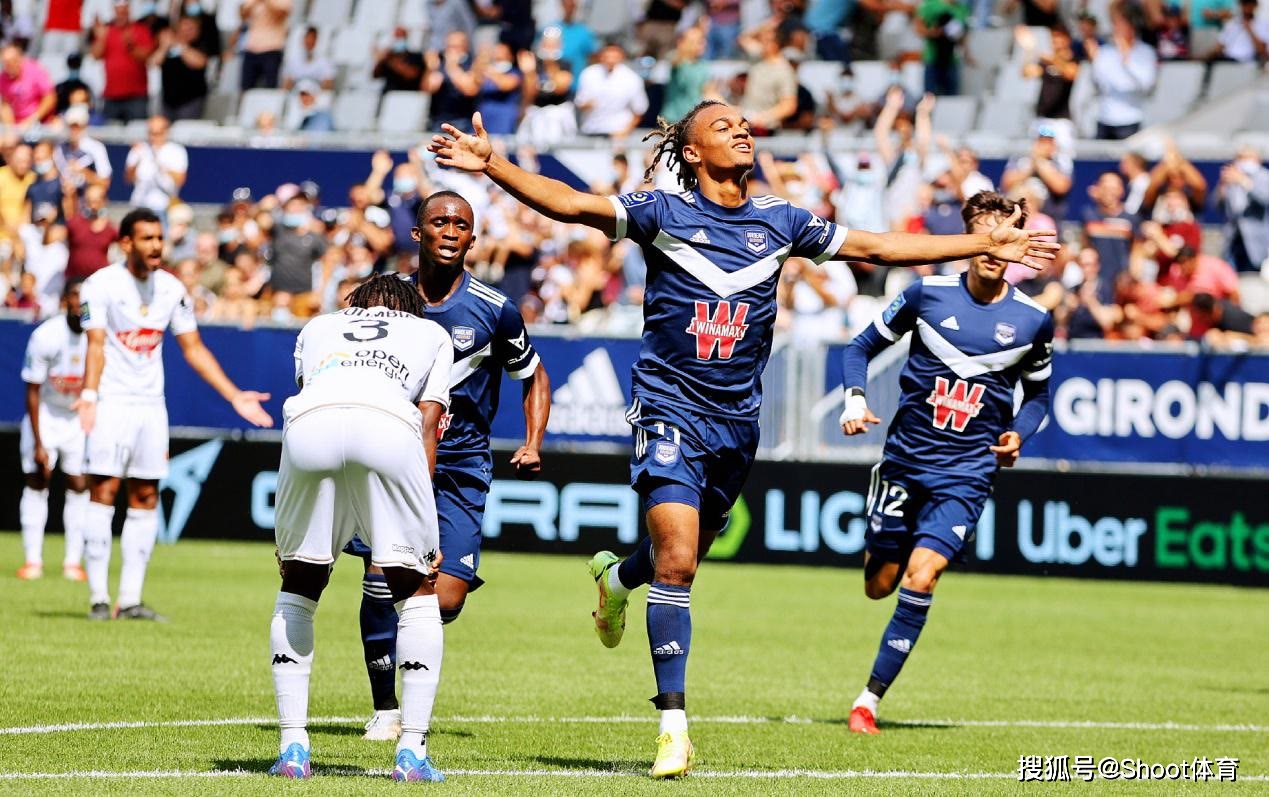 朗斯主场惨败，陷入连败窘境