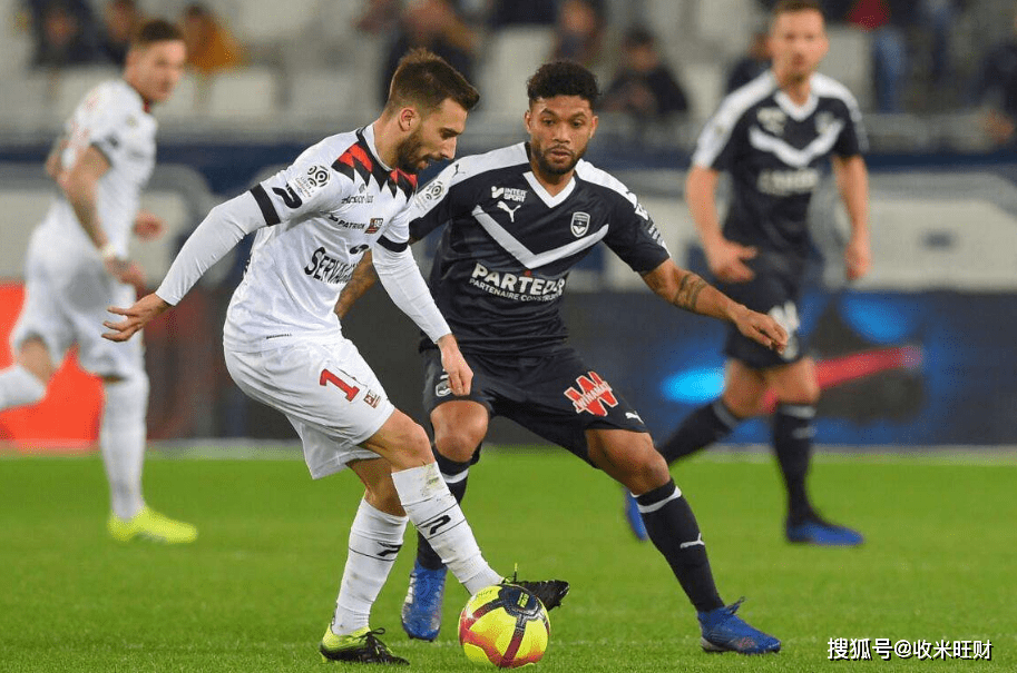 包含波尔多客场大胜马赛，取得关键胜利的词条