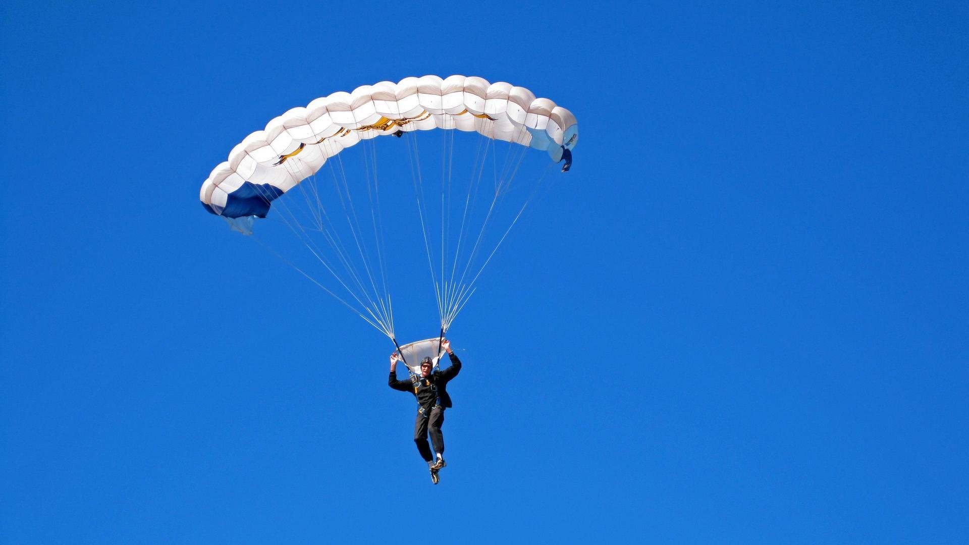 欧冠半决赛焦点战,北京队争冠战胜出雄鹿,书写亚洲篮球新篇章