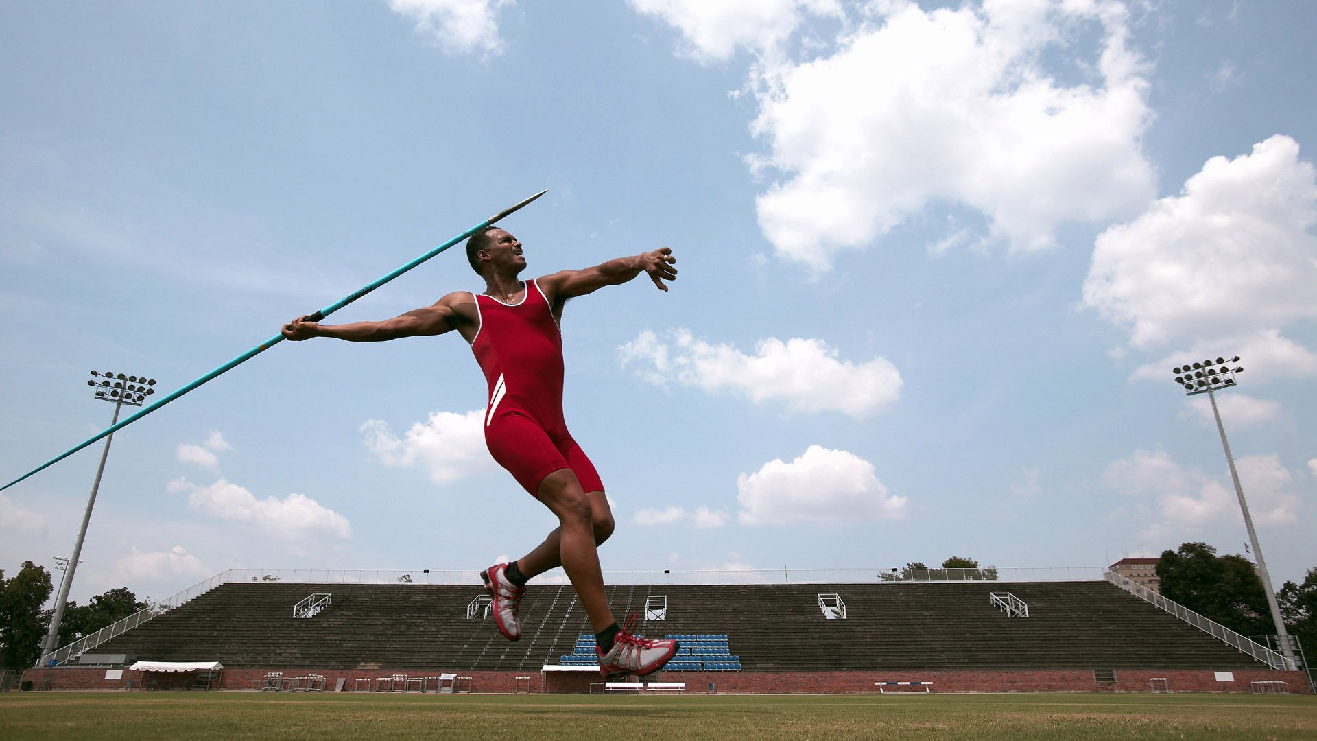 逆转的引擎，皮亚斯特里如何扛起迈凯伦，击败法拉利