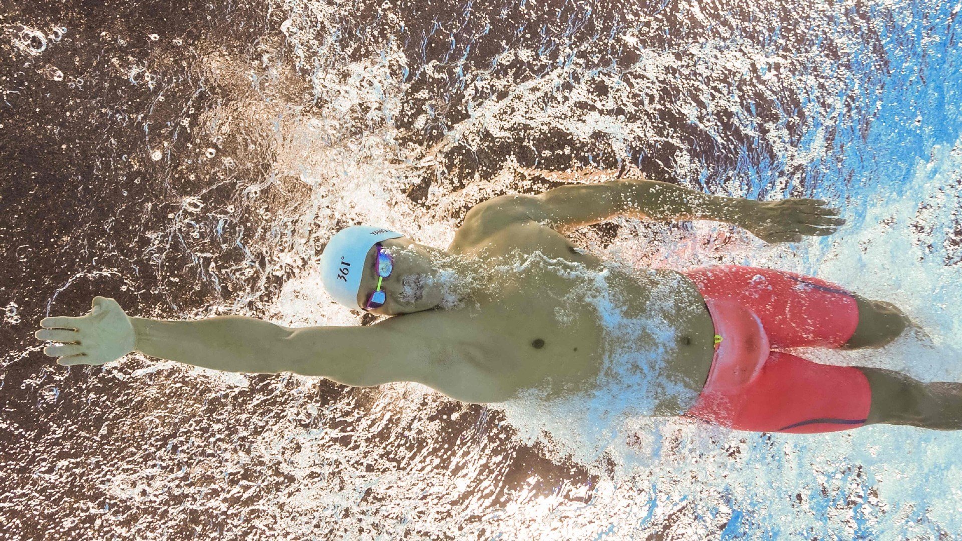 安菲尔德奇迹再现，利物浦掀翻曼城，欧冠半决赛上演战术与意志的巅峰对决